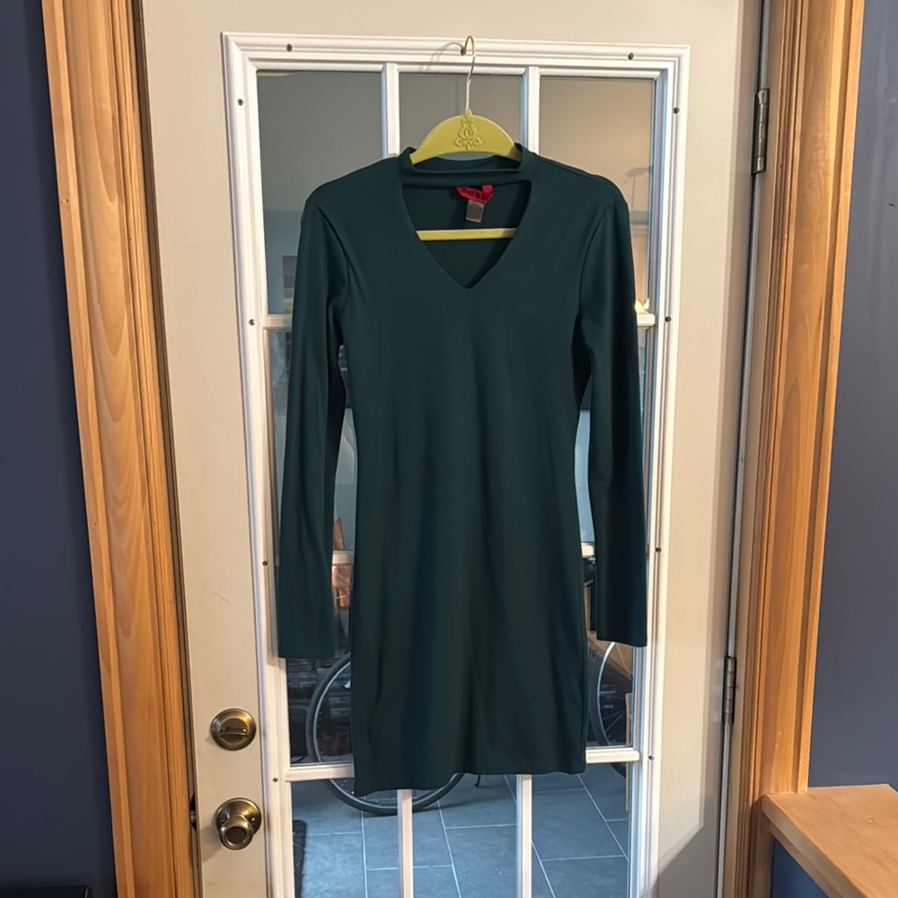 Elegant Teal Long-Sleeve Dress